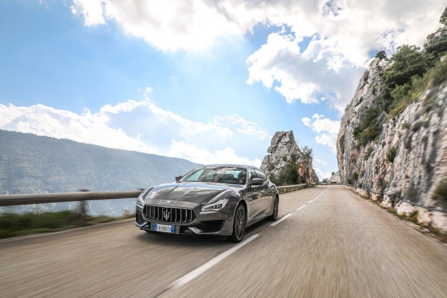  Maserati Quattroporte S Q4 GranSport (M156) 2017 года  (фото 17 из 41)